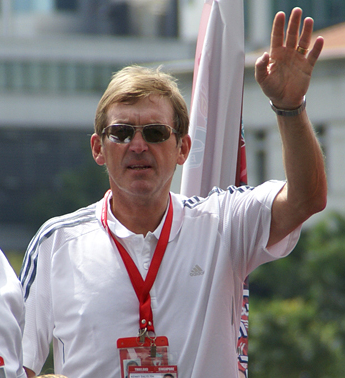 Kenny_Dalglish_2009_Singapore