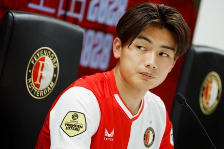 japanese-soccer-player-ayase-ueda-during-his-440nw-14043840d