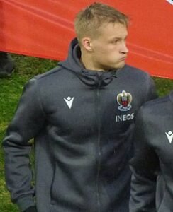 Kasper_Dolberg,_Lens_-_Nice_(23-01-2021)_45_(cropped)